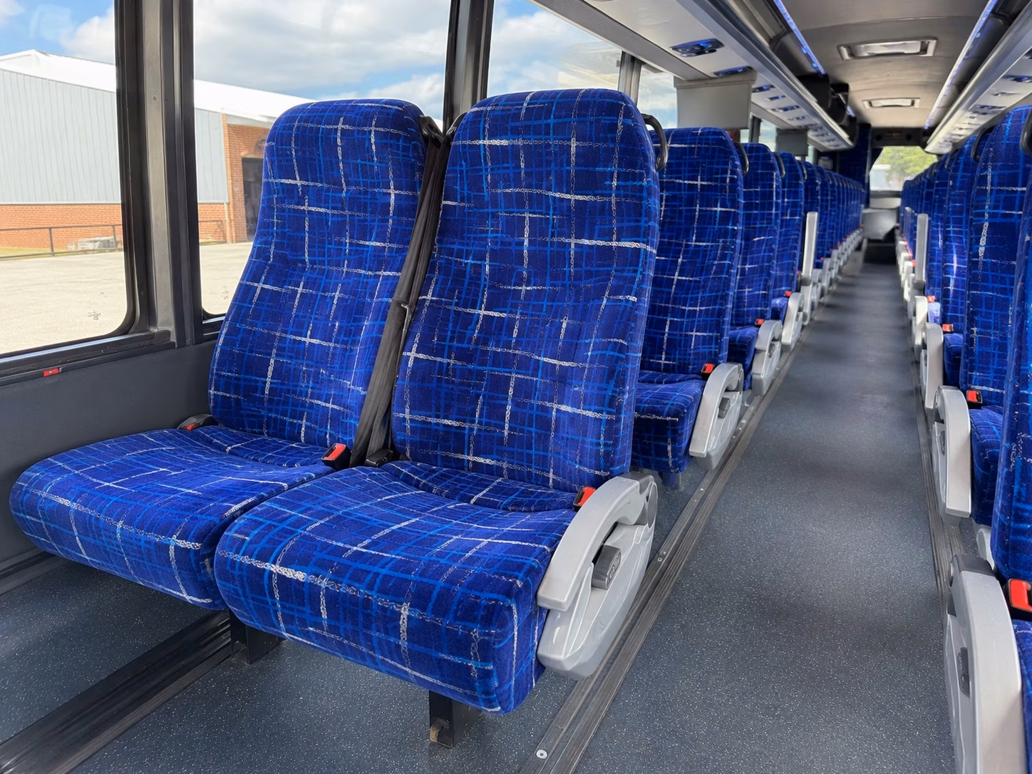 ada accessible charter buses for large richardson school groups