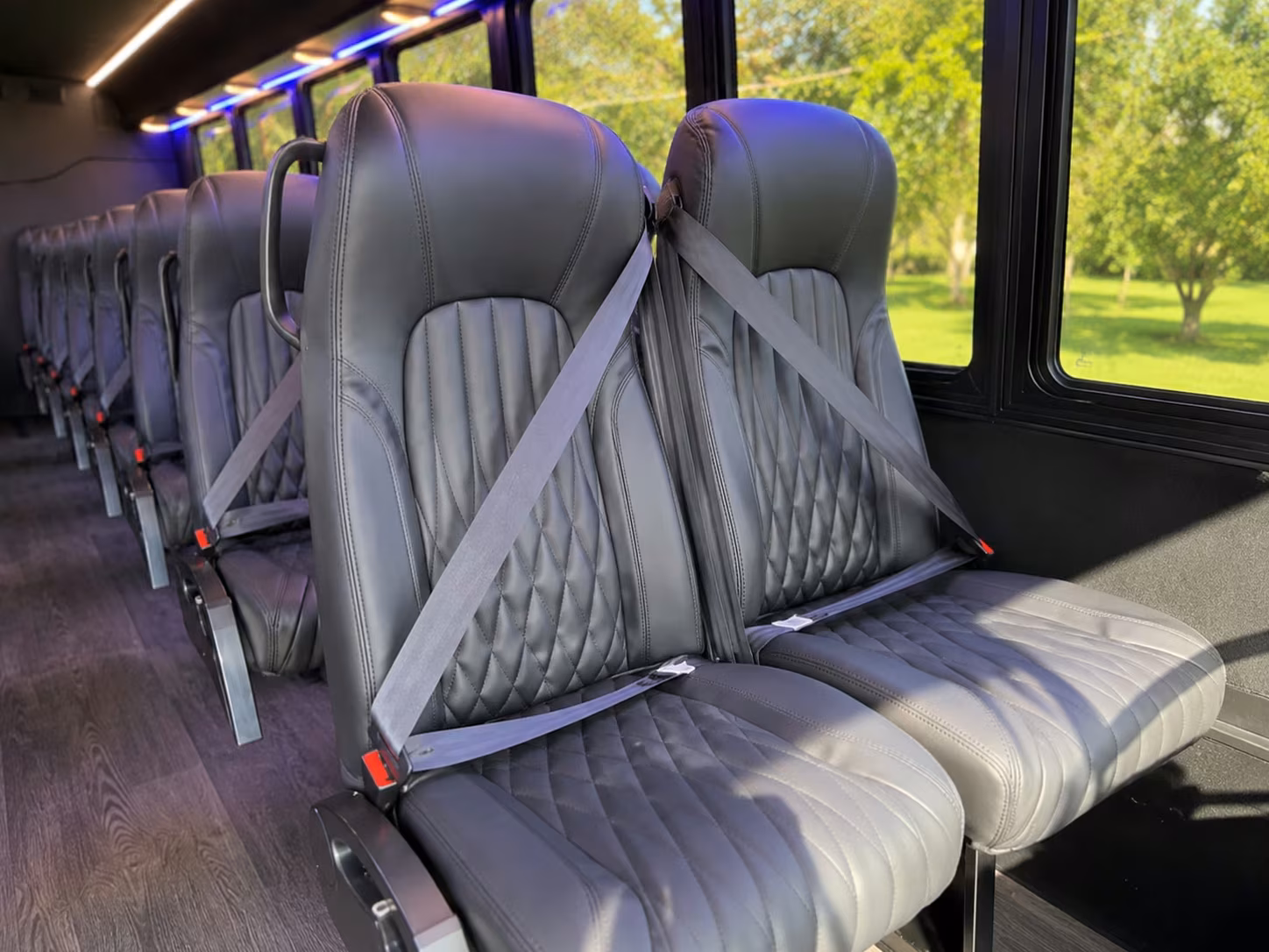 minibus rentals for smaller richardson prom groups
