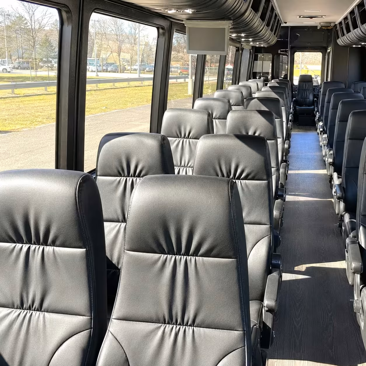 richardson 30 passenger minibus rental